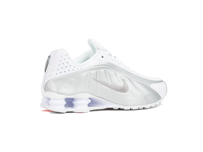 nike shox r4 white metallic silver