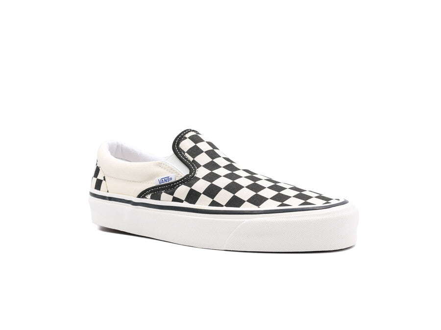VANS CLASSIC SLIP-ON BLACK WHITE