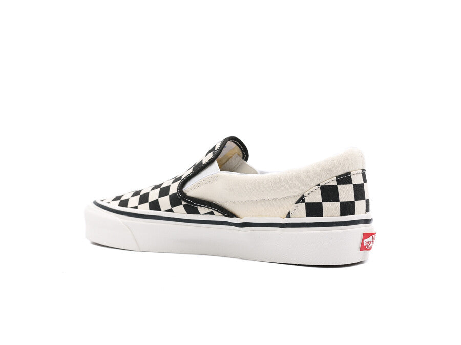 VANS CLASSIC SLIP-ON BLACK WHITE