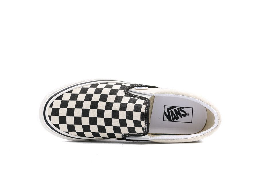 VANS CLASSIC SLIP-ON BLACK WHITE