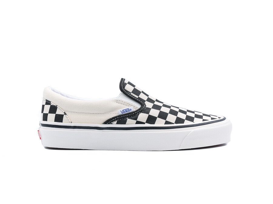 VANS CLASSIC SLIP-ON BLACK WHITE