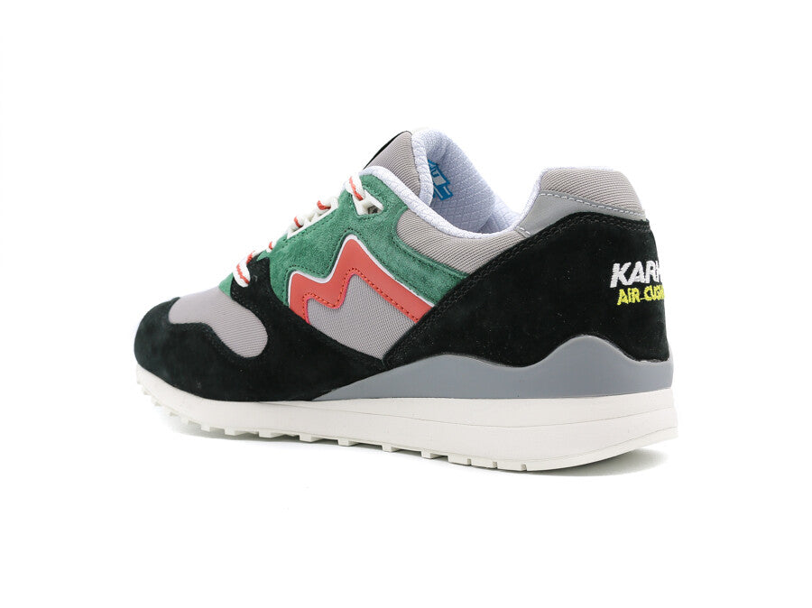 KARHU SYNCHRON CLASSIC JET BLACK  HOT SAUCE