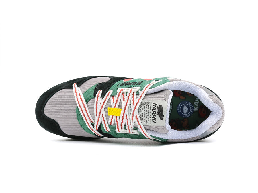 KARHU SYNCHRON CLASSIC JET BLACK  HOT SAUCE