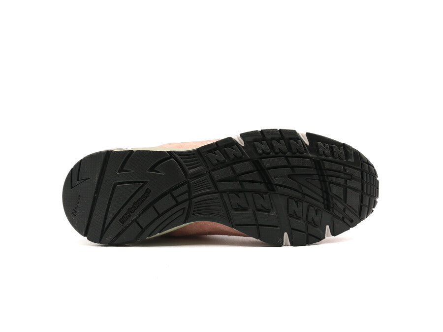 NEW BALANCE  MADE IN UK 991 PINK