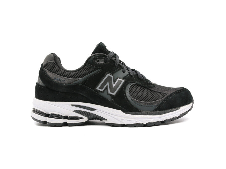 NEW BALANCE 2002R BLACK