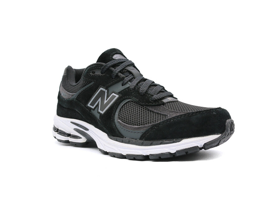 NEW BALANCE 2002R BLACK