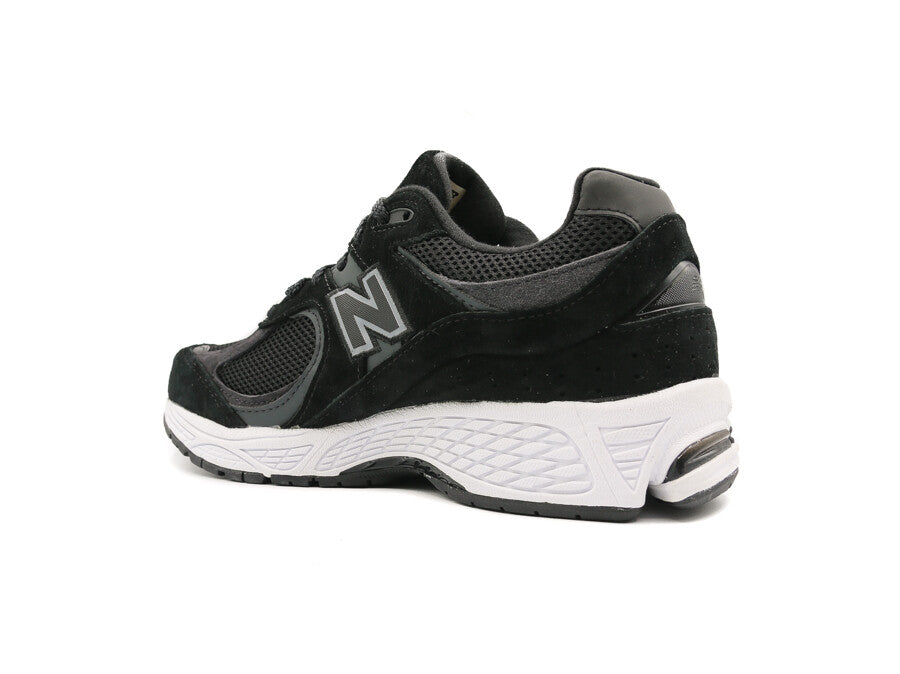 NEW BALANCE 2002R BLACK