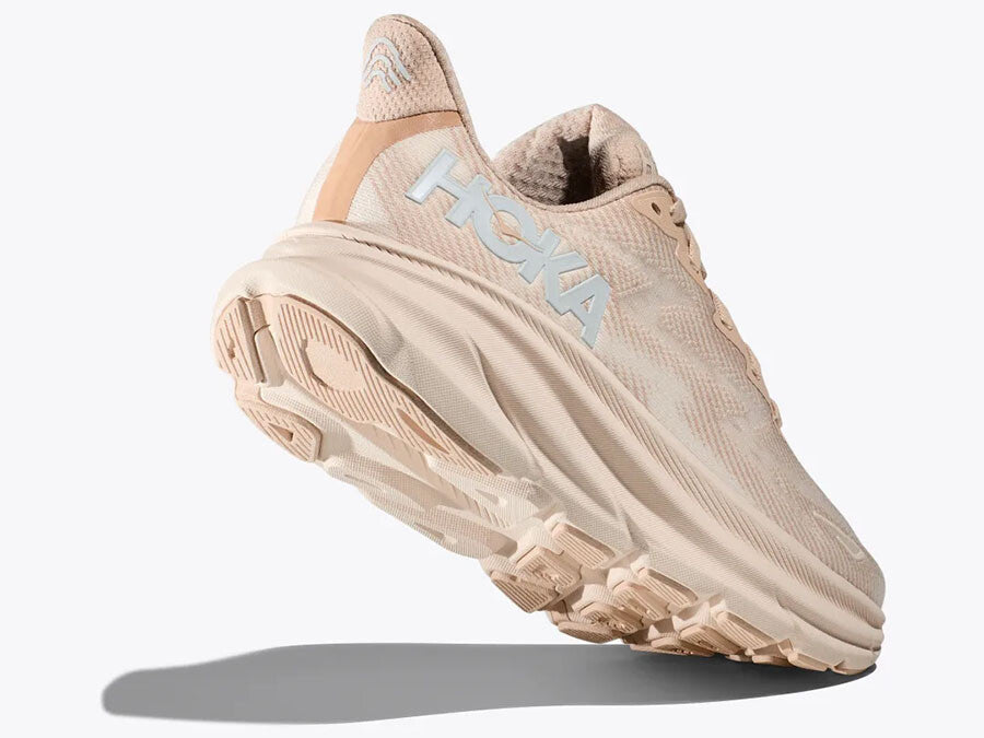 HOKA WOMEN CLIFTON 9 SAND