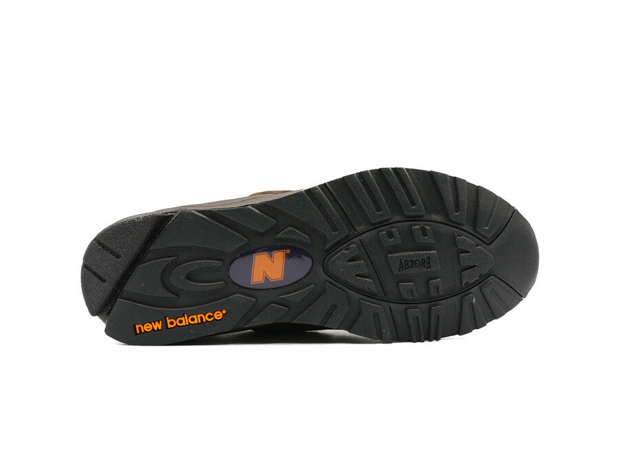 NEW BALANCE  MADE IN USA 990V2 GREY