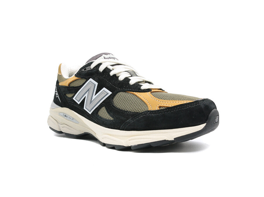 NEW BALANCE  MADE IN USA 990V3 BLACK