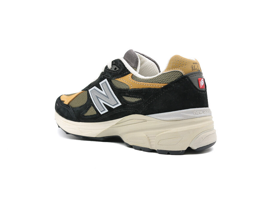 NEW BALANCE  MADE IN USA 990V3 BLACK