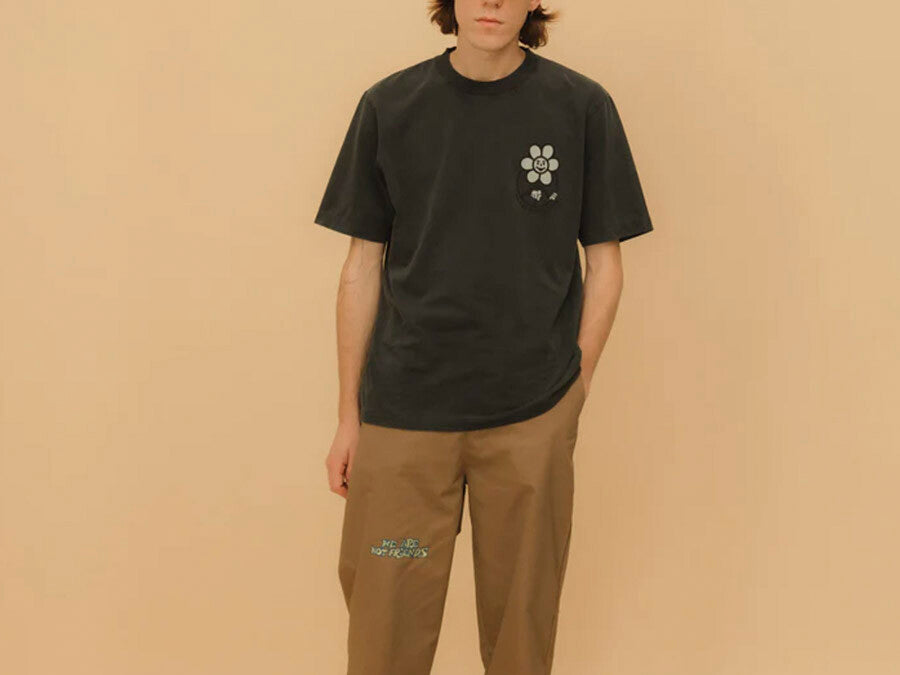 CAMISETA WE ARE NOT FRIEDS DAISY LOGO TONAL