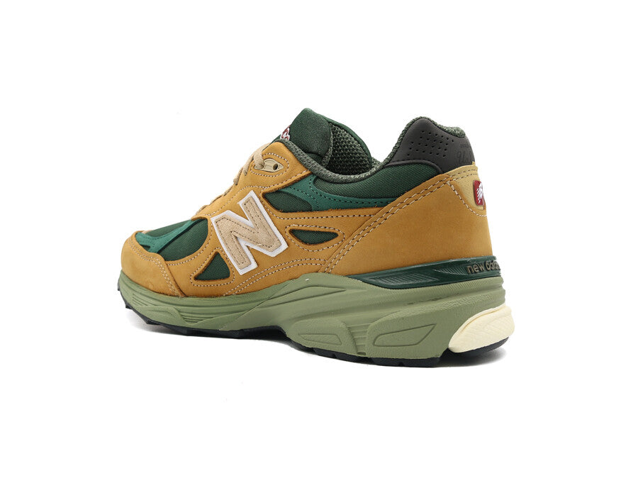 NEW BALANCE  MADE IN USA M990WG3 TAN GREEN