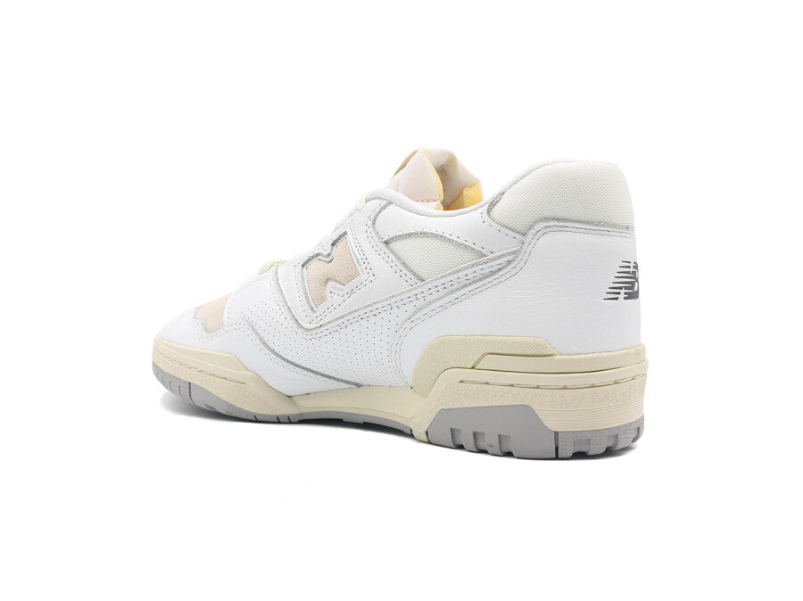NEW BALANCE 550 WHITE BLUE SOLE