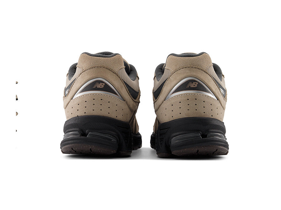 NEW BALANCE 2002 SAND BLACK