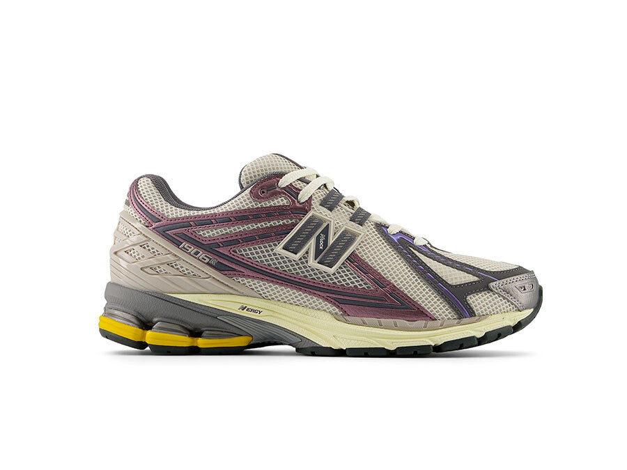 NEW BALANCE 1906R LICORICE