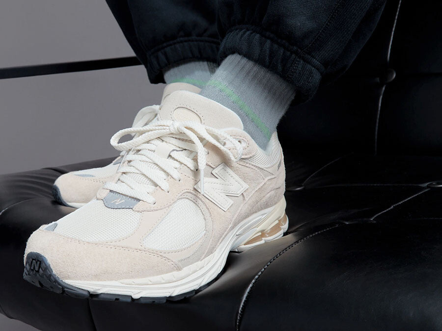 NEW BALANCE 2002R CALM TAUPE