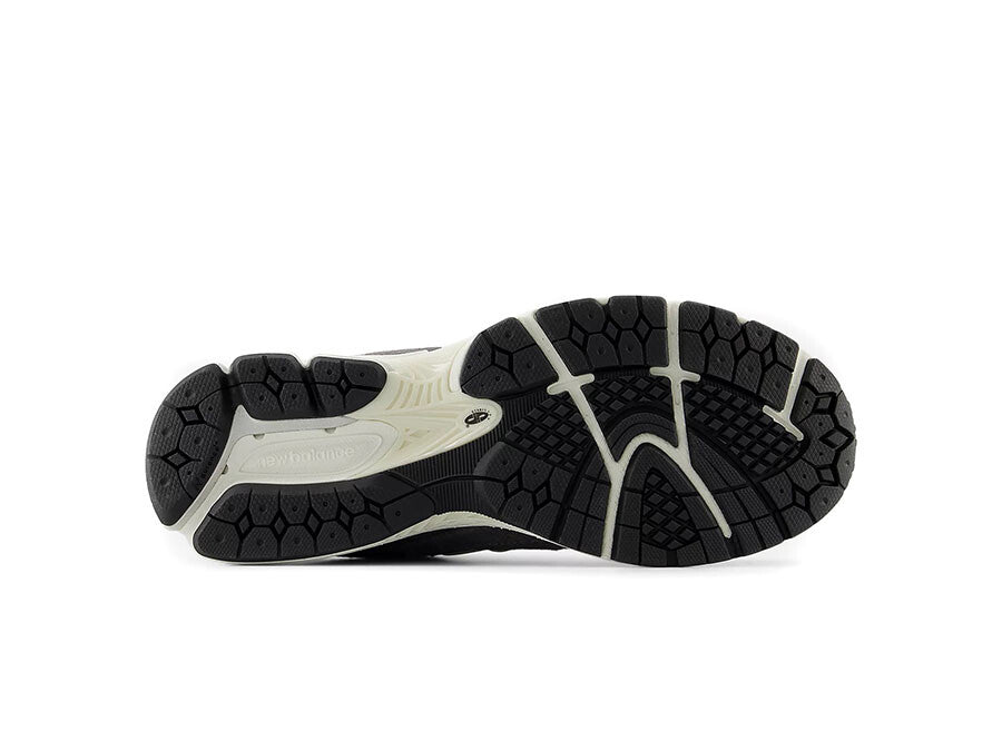 NEW BALANCE 2002R MAGNET GREY