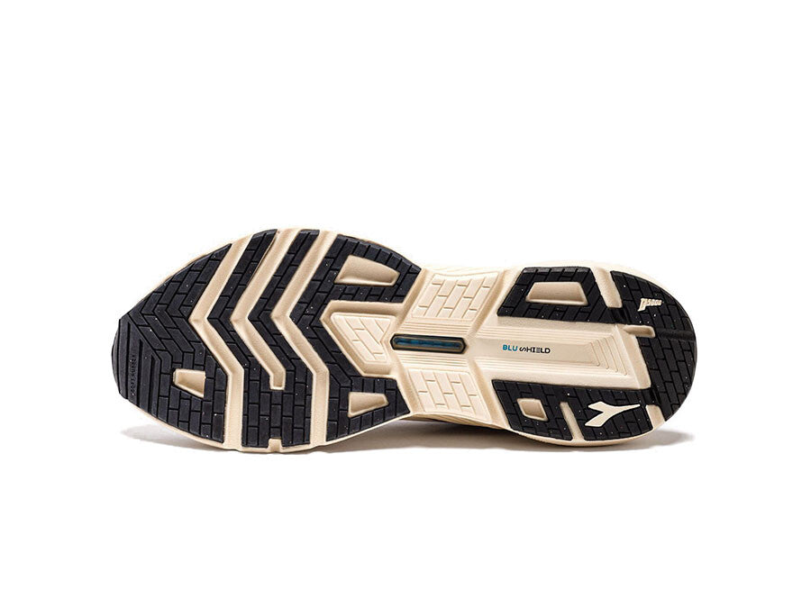 DIADORA MYTHOS BLUESHIELD V4