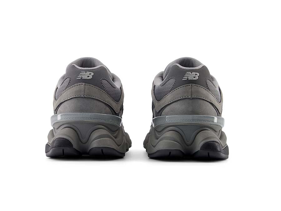 NEW BALANCE 9060 GRIS OSCURO