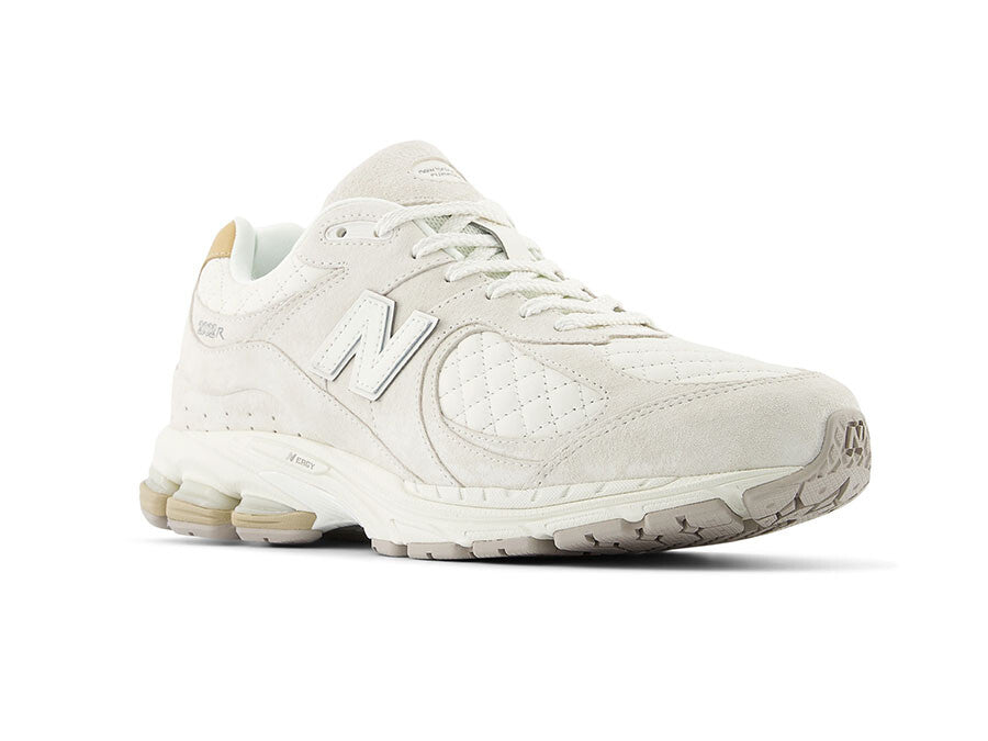 NEW BALANCE 2002R QUILETED CREAM