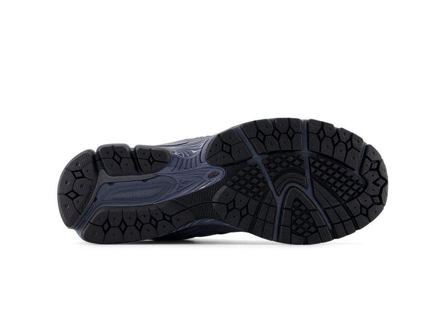 NEW BALANCE 2002R CORDURA GRIS OSCURO