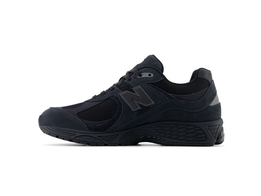 NEW BALANCE 2002R TRIPLE BLACK