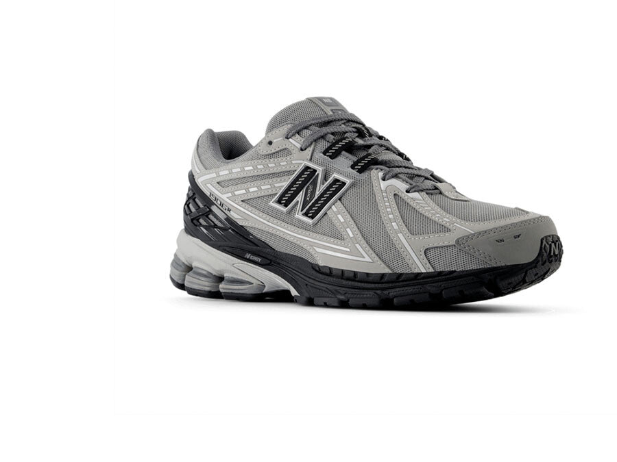 BASEMENT X NEW BALANCE 1906R GRIS NEGRO