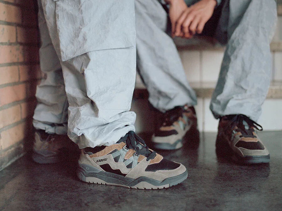 KARHU FUSION XT BLACK/LAUREL WREATH