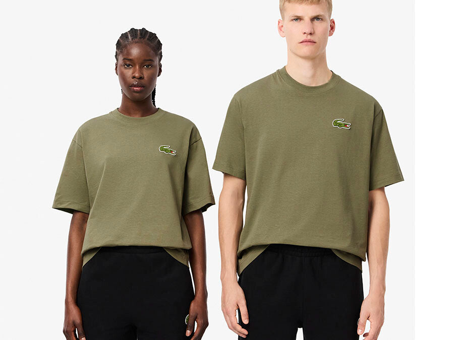 CAMISETA LACOSTE OVERSIZED CAQUI