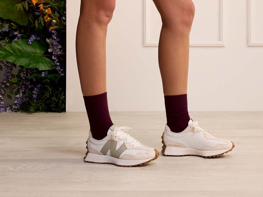 NEW BALANCE 327 WHITE GREEN