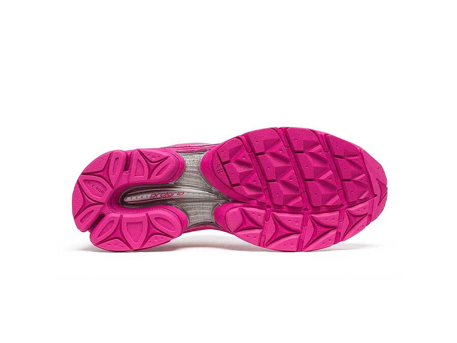 SAUCONY PROGRID TRIUMPH 4 - GLOSSY PINK