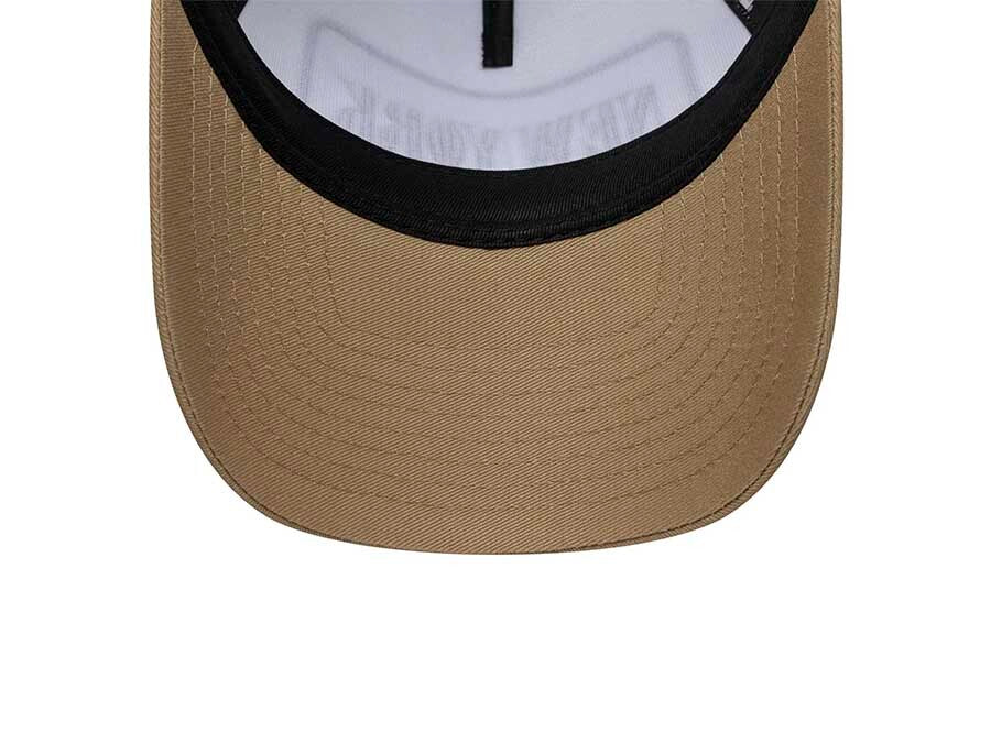 GORRA NEW ERA LOCATION PATCH TRUCKER NEWERA CAMWHI