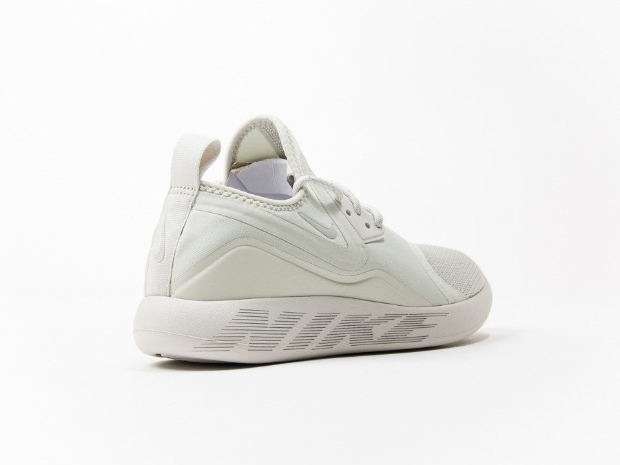 NIKE LUNARCHARGE ESSENTIAL WMNS
