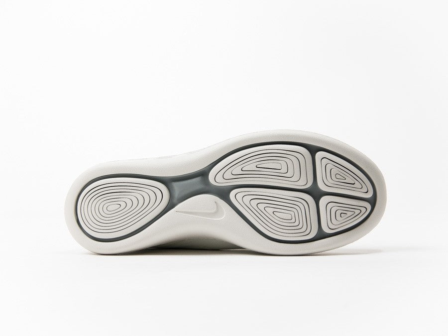 NIKE LUNARCHARGE ESSENTIAL WMNS