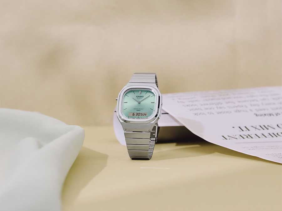 CASIO VINTAGE  AQ-240E-2AEF