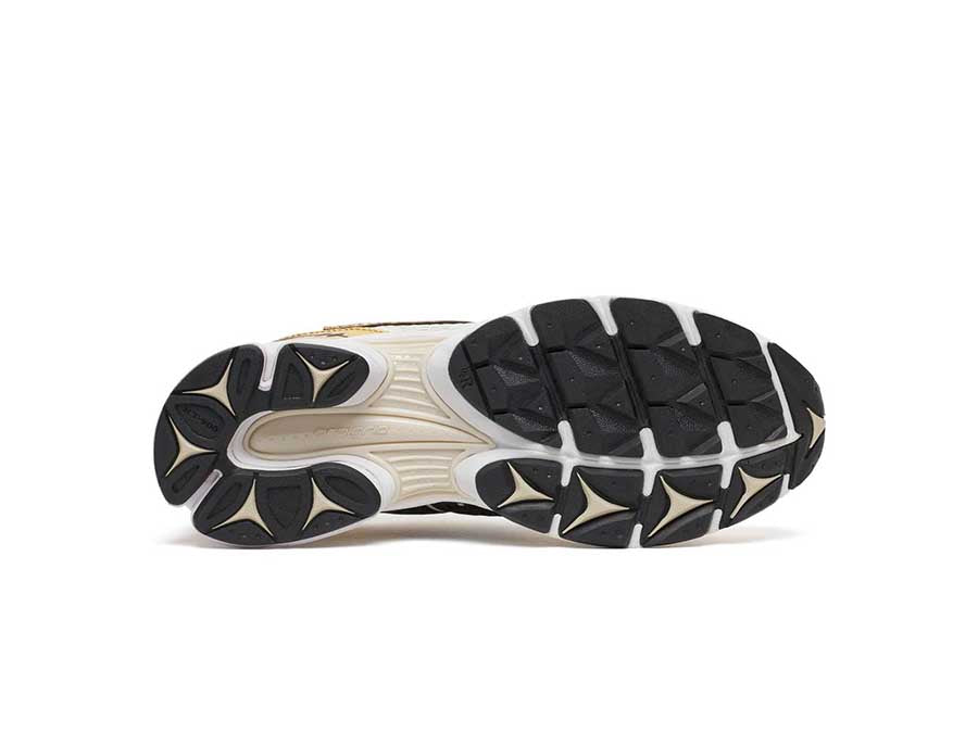 Saucony Progrid Triumph 4 - Egret Black